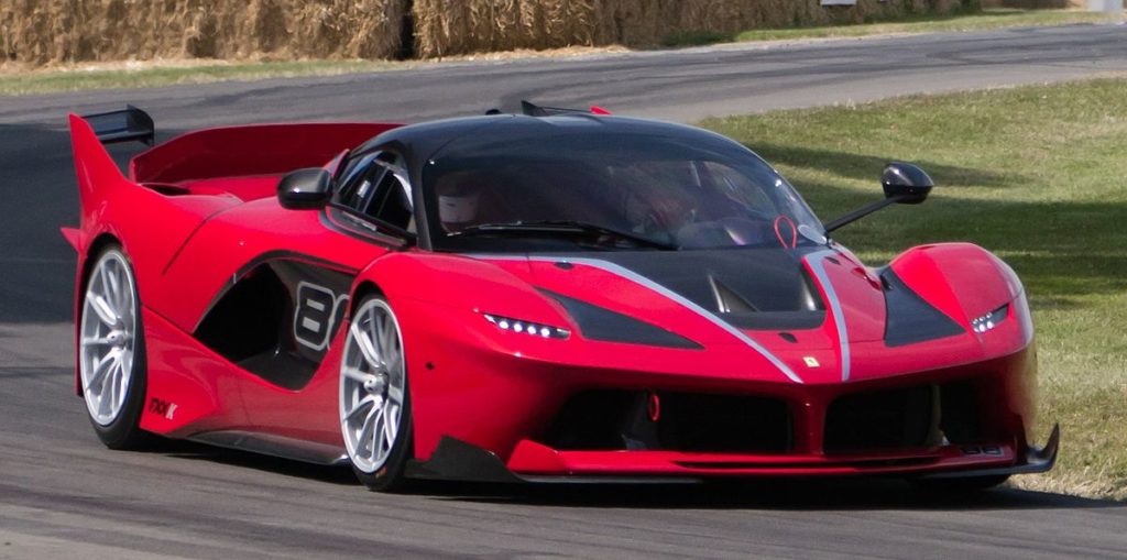 FXX Corse Clienti les propriétaires de Ferrari bichonnés par le concessionnaire !