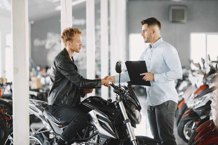 Certificat de Vente Moto : Tout savoir pour une transaction en toute sérénité !