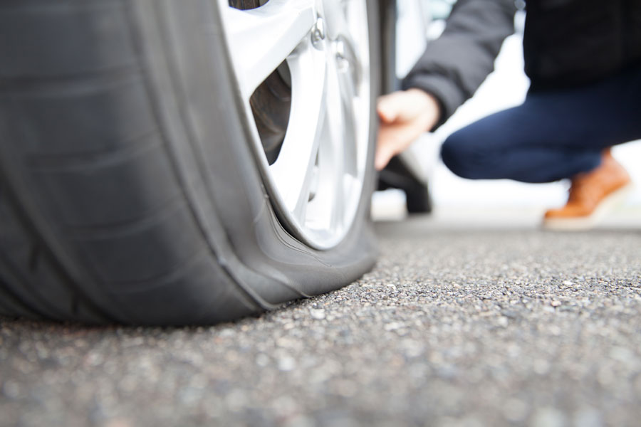 La bombe anti-crevaison voiture : votre solution de secours sur la route !